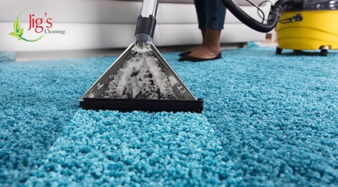 How Do Experts Clean Old Carpets Safely and Effectively?