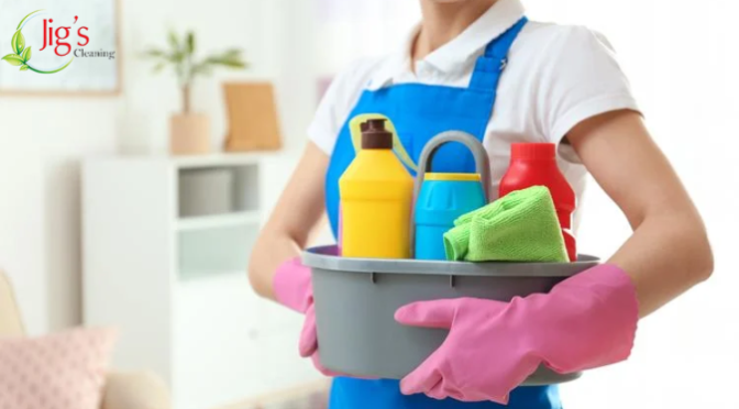 Why Hiring Experts for the End of Lease Cleaning Service is a Smart Idea?